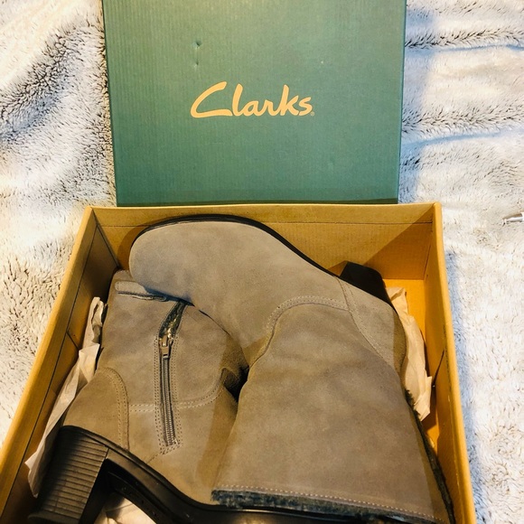 Clarks Suede Shoes - Picture 2 of 8